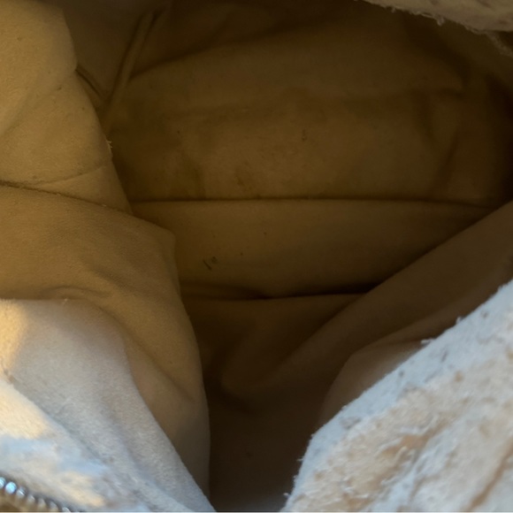 Very Worn Authentic Louis Vuitton MM Stratus Ecru Olympe Leather Shoulder Bag - Picture 5 of 8